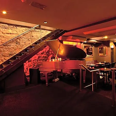Harcourt 3* Dublin