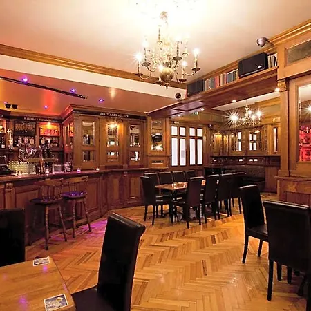 Hotel Harcourt 3*