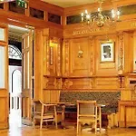 Harcourt Hotel