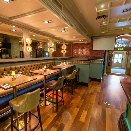 Отель Harcourt 3*